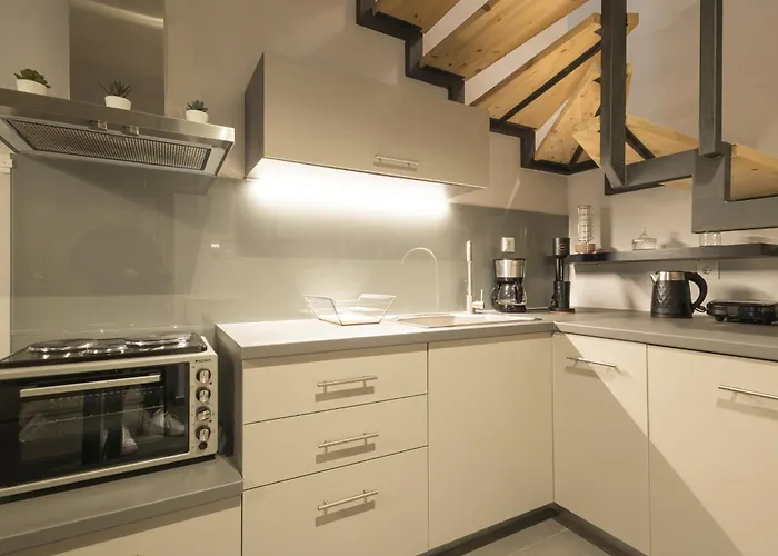 Annita's Cozy Loft Bed & Breakfast Volos